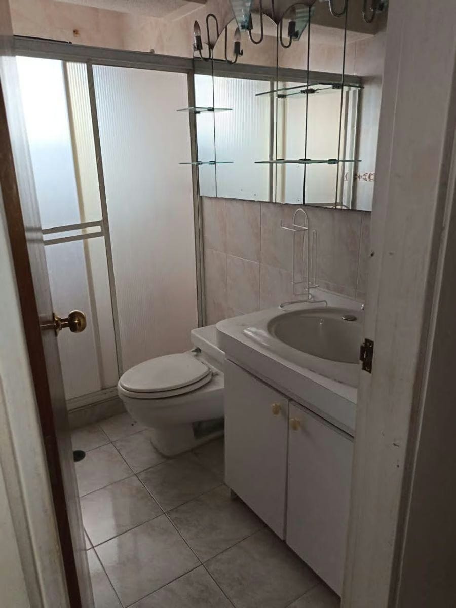 Apartamento en Venta en Lecheria Diego Bautista Urbaneja - 3