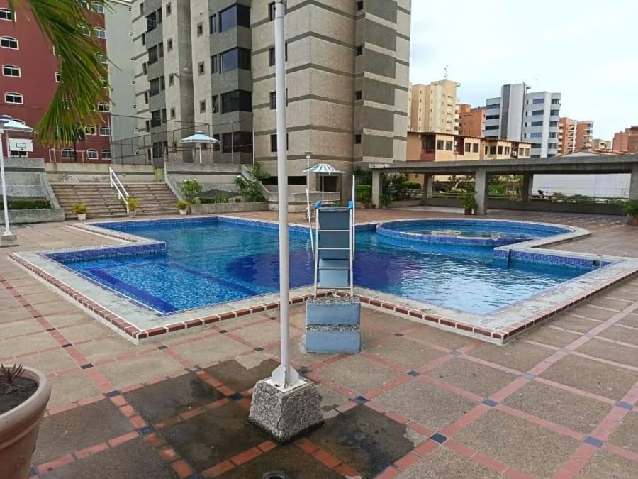 Apartamento en Venta en Lecheria Diego Bautista Urbaneja - 4