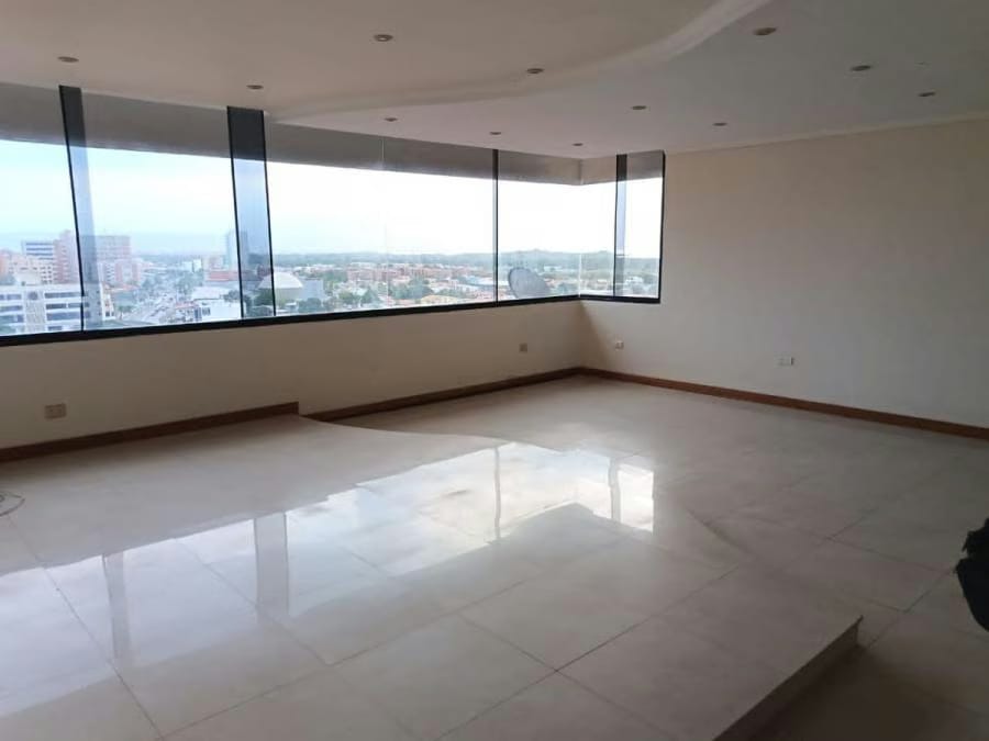 Apartamento en Venta en Lecheria Diego Bautista Urbaneja - 9