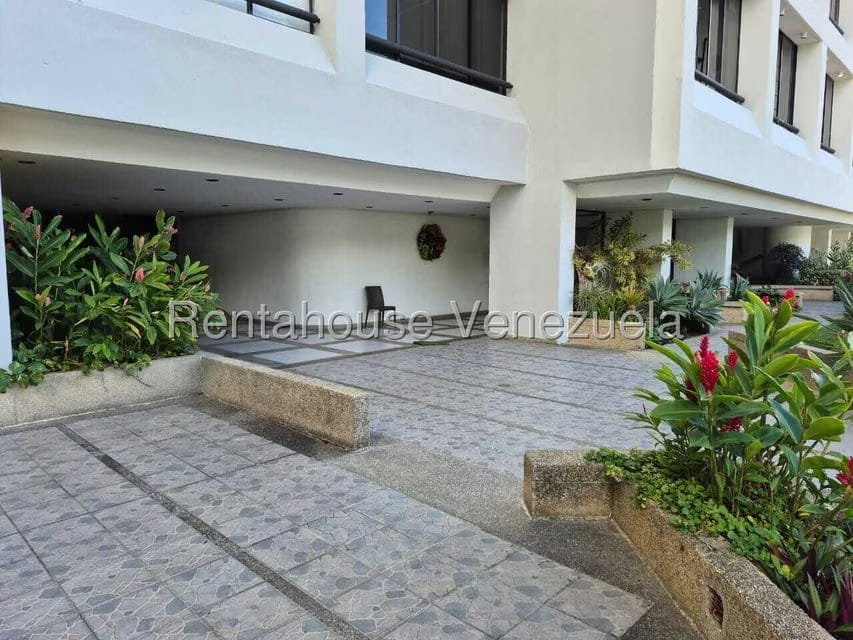 Apartamento (1 Nivel) en Alquiler en Colinas de Bello Monte, Distrito Metropolitano - 16