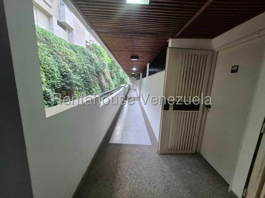Apartamento (1 Nivel) en Alquiler en Colinas de Bello Monte, Distrito Metropolitano - 17