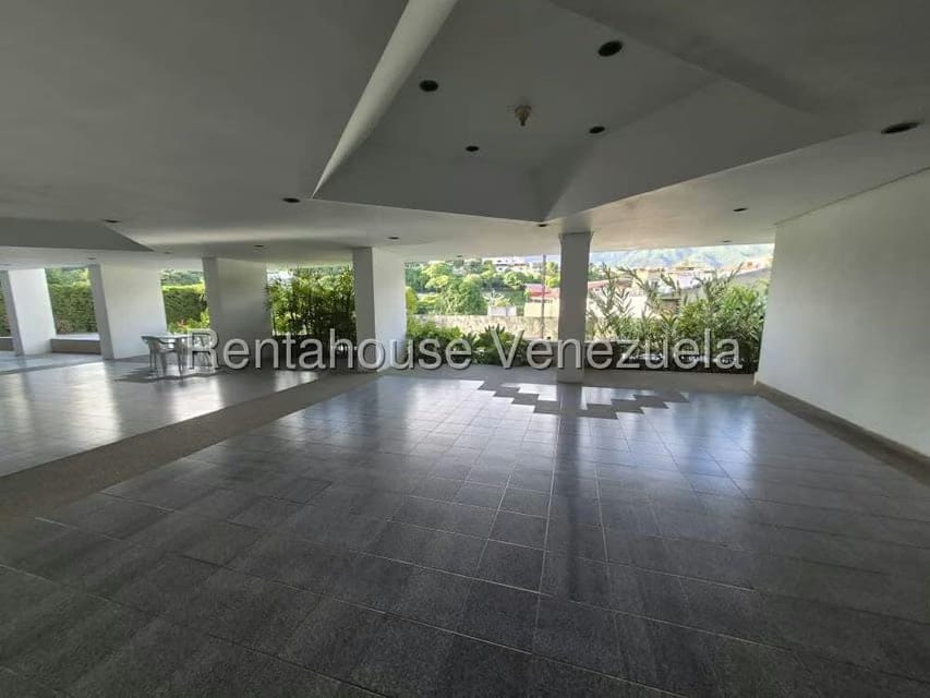Apartamento (1 Nivel) en Alquiler en Colinas de Bello Monte, Distrito Metropolitano - 19