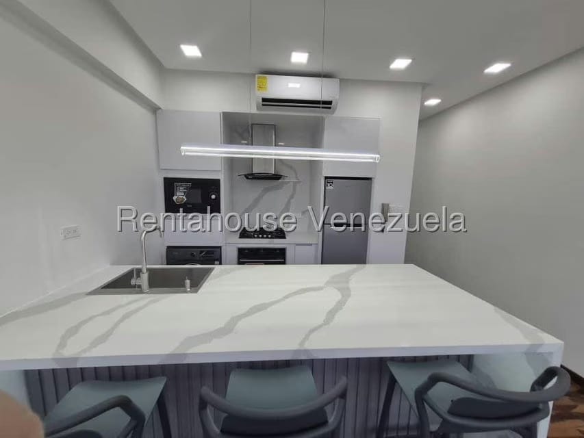 Apartamento (1 Nivel) en Alquiler en Colinas de Bello Monte, Distrito Metropolitano - 7