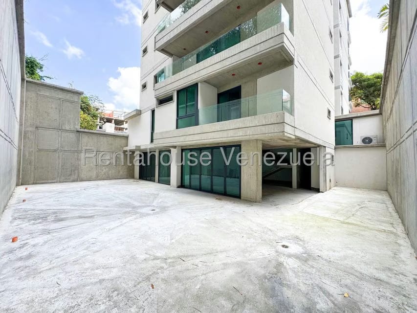 Apartamento (Duplex) en Venta en Los Naranjos de Las Mercedes, Distrito Metropolitano - 2
