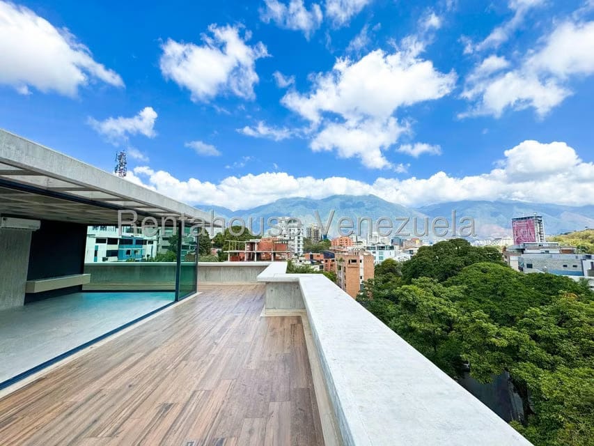 Apartamento (Duplex) en Venta en Los Naranjos de Las Mercedes, Distrito Metropolitano - 12