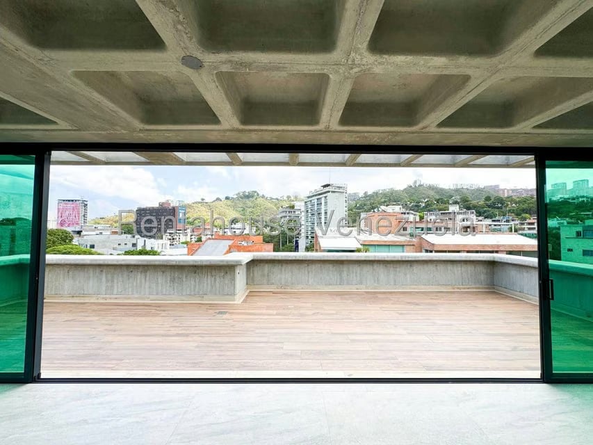 Apartamento (Duplex) en Venta en Los Naranjos de Las Mercedes, Distrito Metropolitano - 15