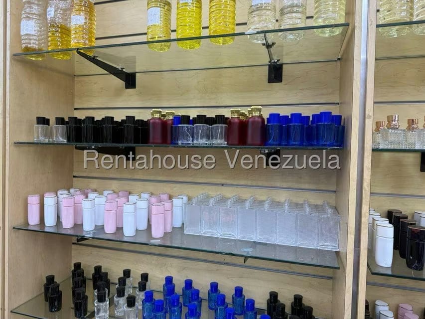 Negocios y Empresas (Comercio) en Venta en El Recreo, Distrito Metropolitano - 12