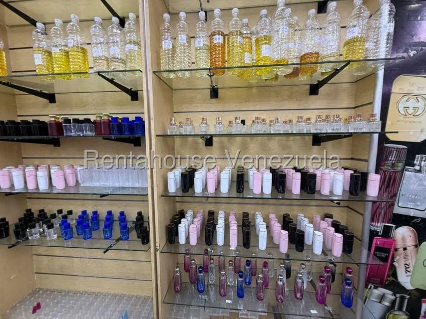 Negocios y Empresas (Comercio) en Venta en El Recreo, Distrito Metropolitano - 14