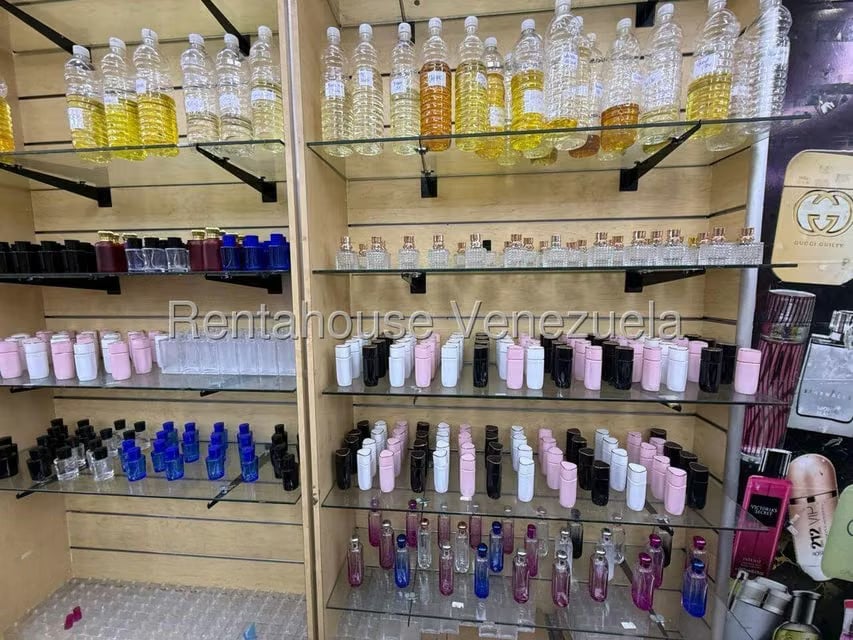 Negocios y Empresas (Comercio) en Venta en El Recreo, Distrito Metropolitano - 14
