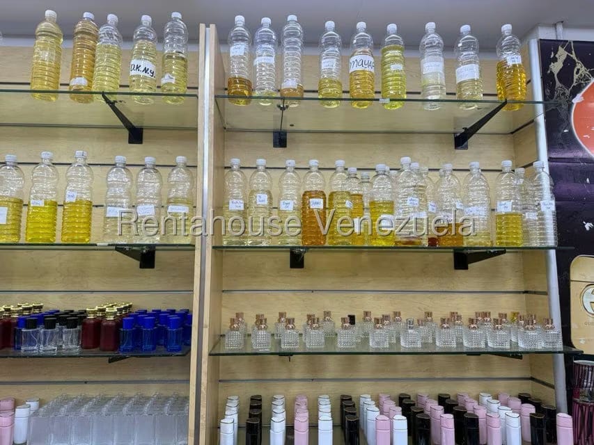 Negocios y Empresas (Comercio) en Venta en El Recreo, Distrito Metropolitano - 16