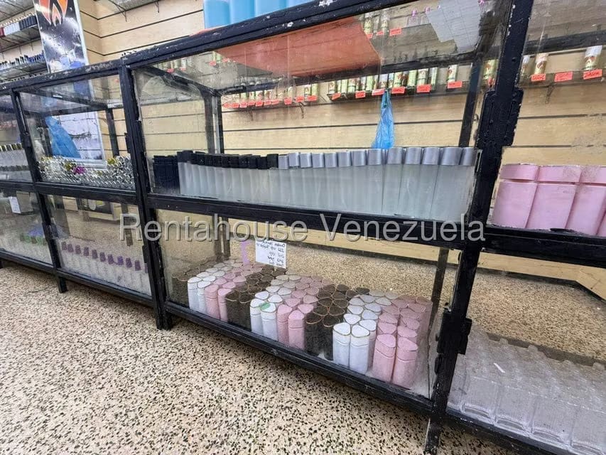 Negocios y Empresas (Comercio) en Venta en El Recreo, Distrito Metropolitano - 17