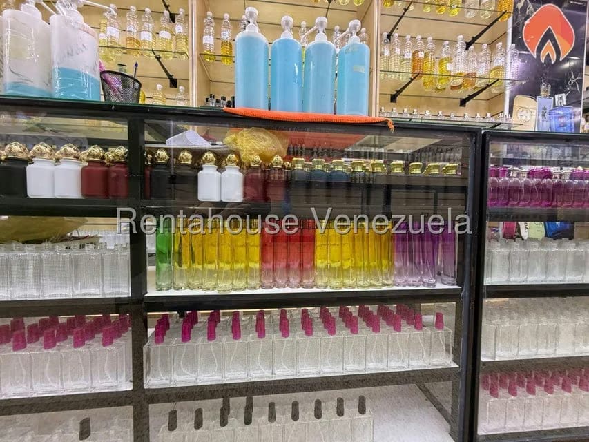 Negocios y Empresas (Comercio) en Venta en El Recreo, Distrito Metropolitano - 18