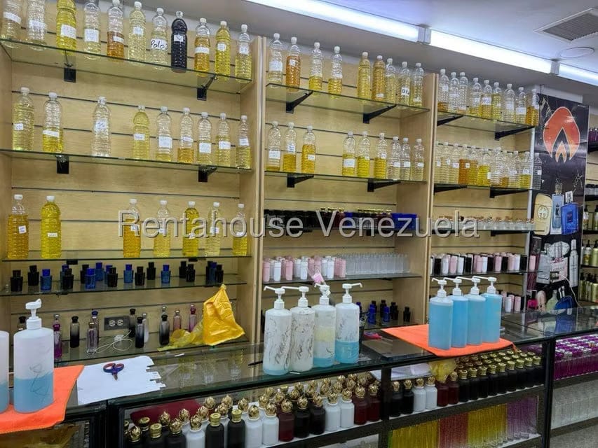 Negocios y Empresas (Comercio) en Venta en El Recreo, Distrito Metropolitano - 21