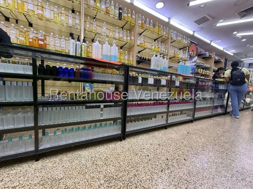 Negocios y Empresas (Comercio) en Venta en El Recreo, Distrito Metropolitano - 22