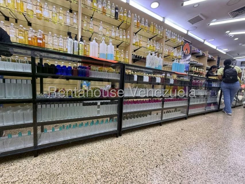Negocios y Empresas (Comercio) en Venta en El Recreo, Distrito Metropolitano - 22