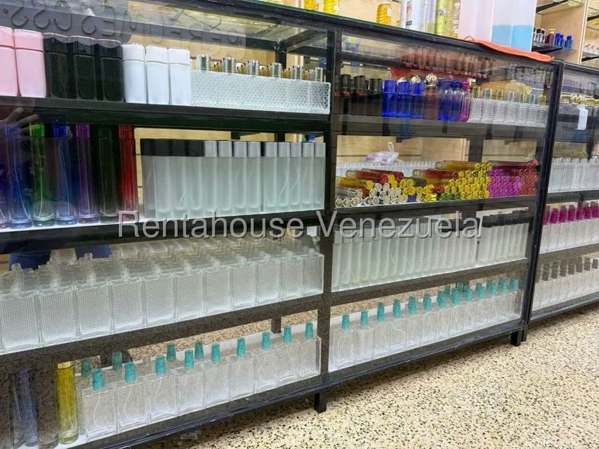 Negocios y Empresas (Comercio) en Venta en El Recreo, Distrito Metropolitano - 24