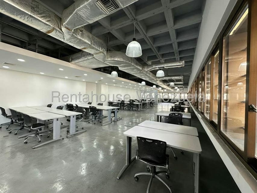 Comercial (Oficina) en Venta en Los Palos Grandes, Distrito Metropolitano - 11