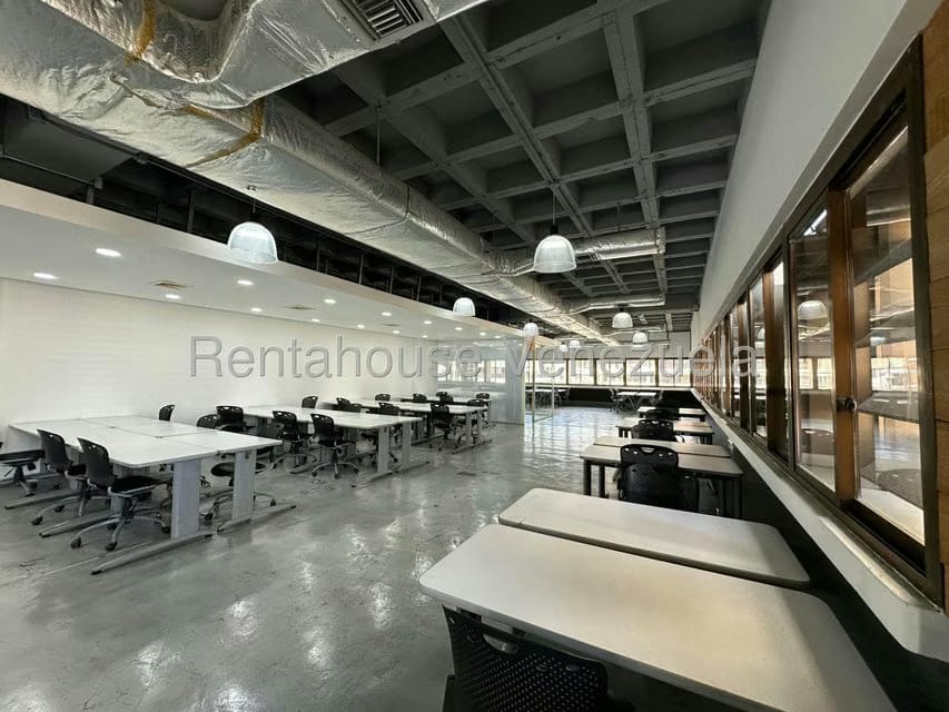 Comercial (Oficina) en Venta en Los Palos Grandes, Distrito Metropolitano - 12
