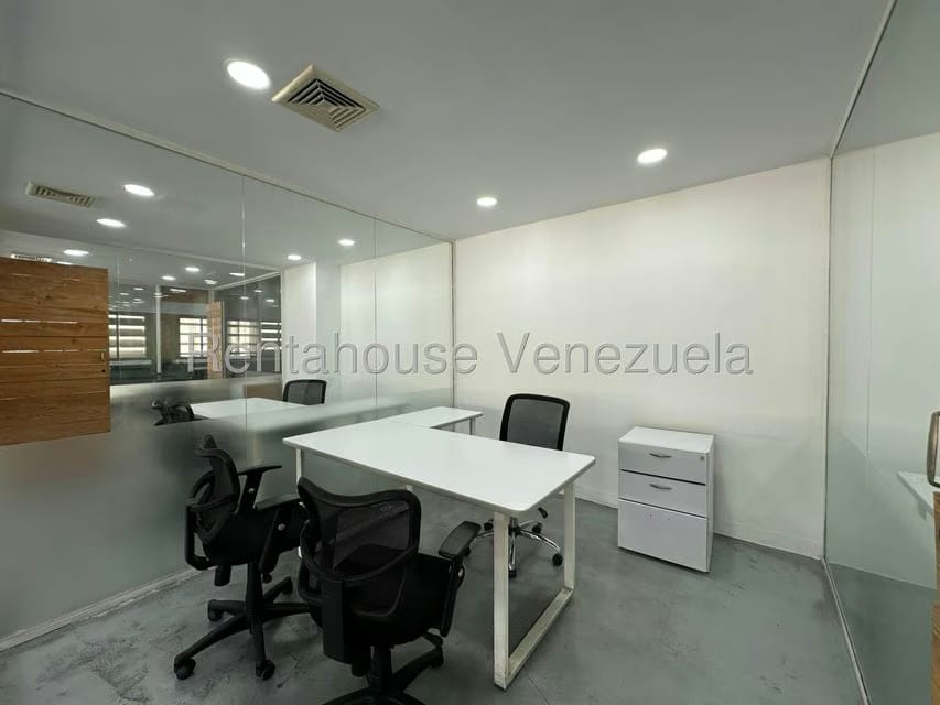 Comercial (Oficina) en Venta en Los Palos Grandes, Distrito Metropolitano - 17