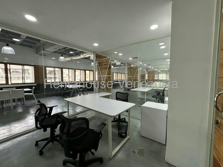 Comercial (Oficina) en Venta en Los Palos Grandes, Distrito Metropolitano - 19