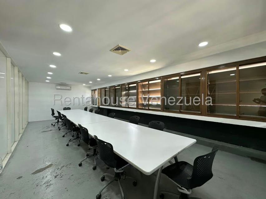 Comercial (Oficina) en Venta en Los Palos Grandes, Distrito Metropolitano - 23