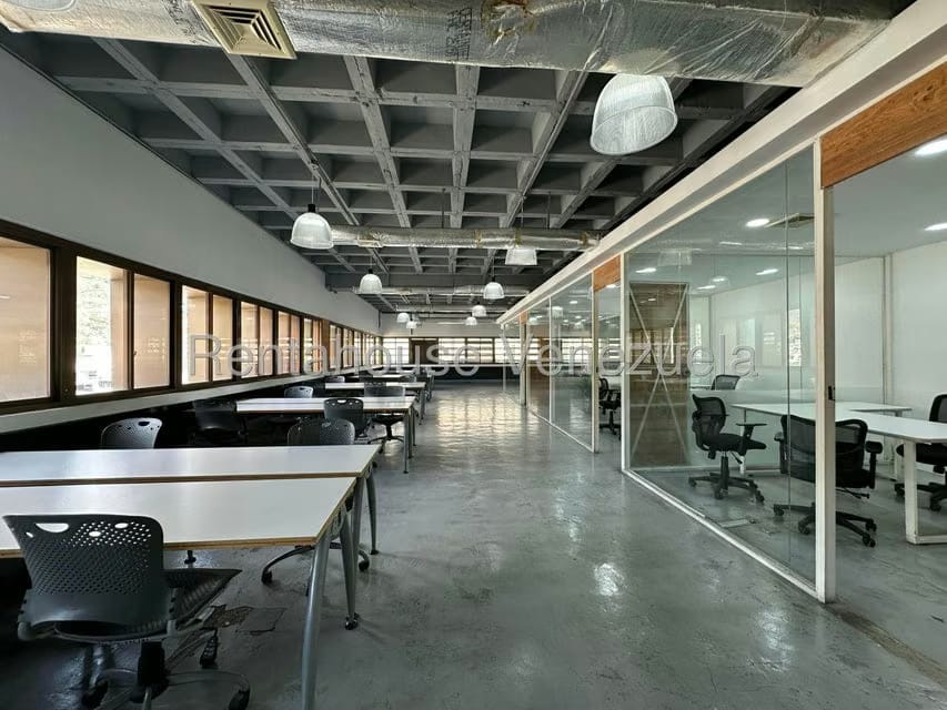 Comercial (Oficina) en Venta en Los Palos Grandes, Distrito Metropolitano - 25