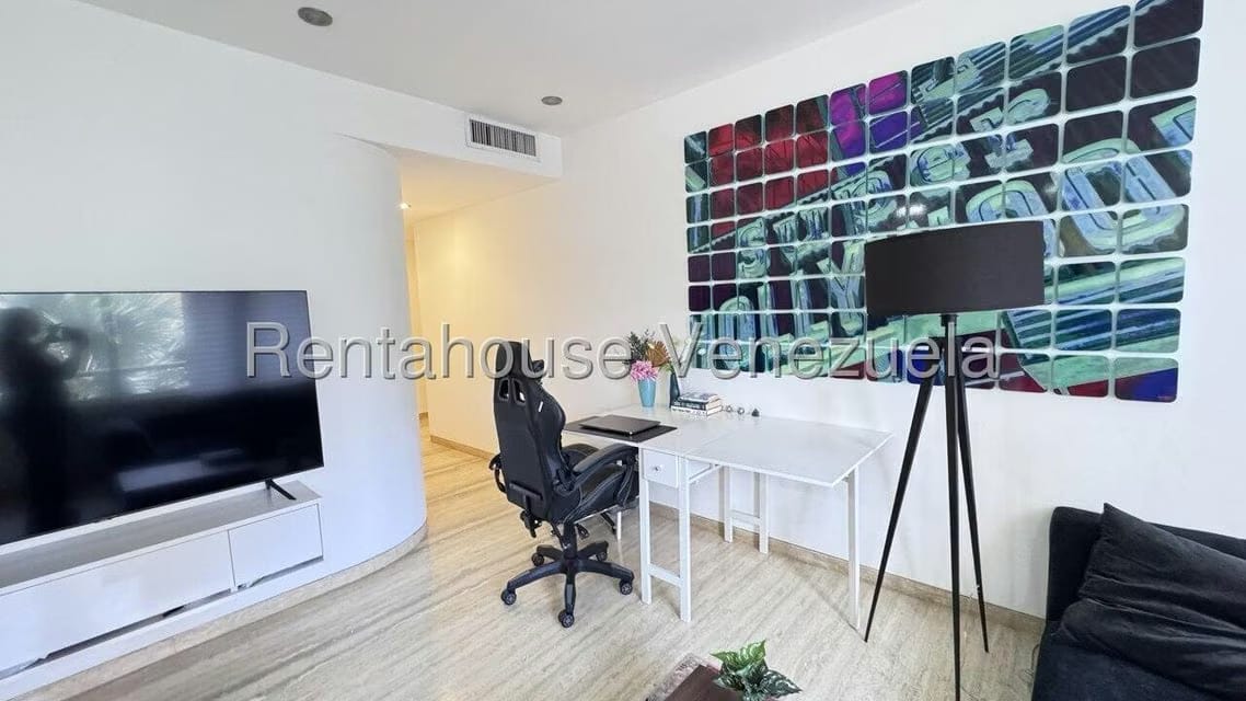 Apartamento (1 Nivel) en Alquiler en Campo Alegre, Distrito Metropolitano - 2