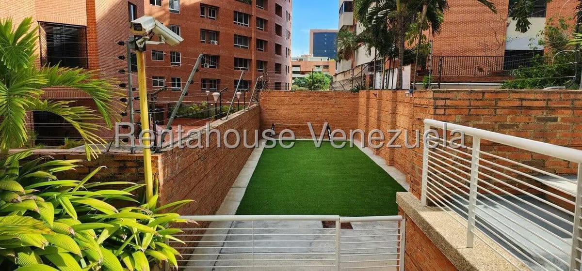 Apartamento (1 Nivel) en Alquiler en Campo Alegre, Distrito Metropolitano - 16