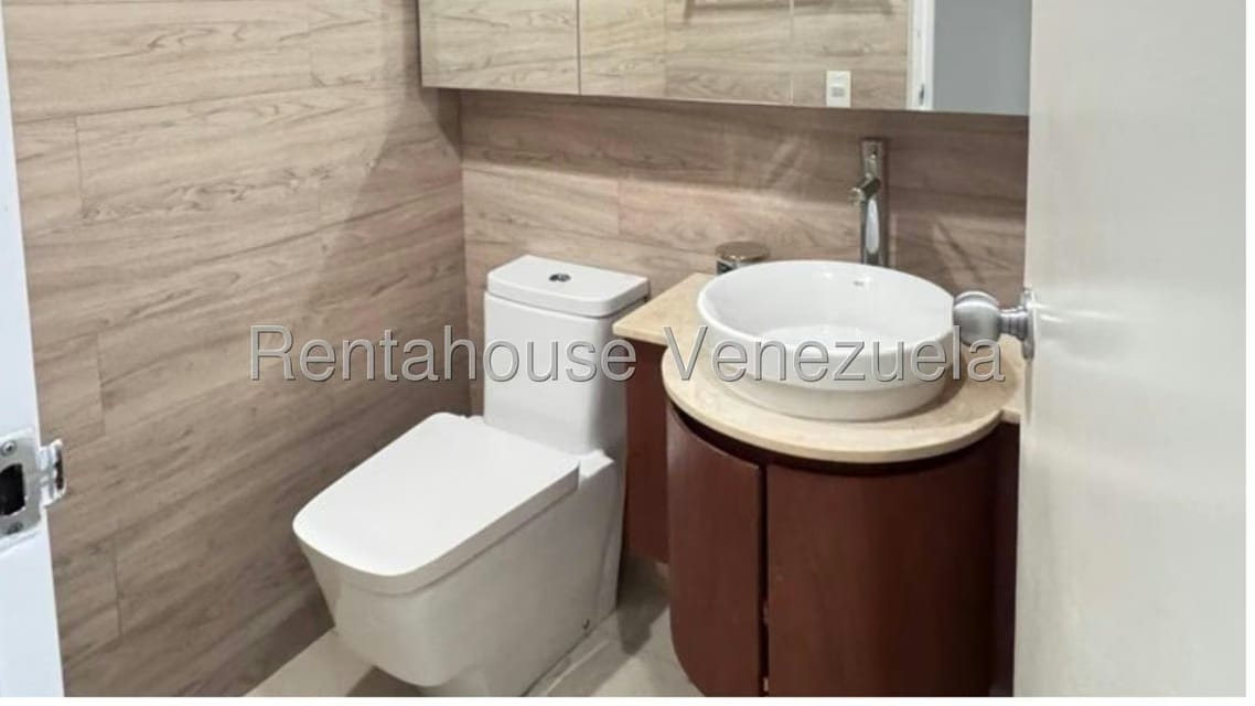 Apartamento (1 Nivel) en Alquiler en Campo Alegre, Distrito Metropolitano - 10