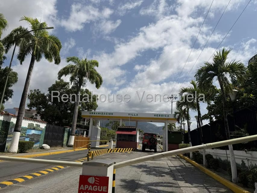 Casa (Duplex) en Venta en Villa Heroica, Miranda - 2