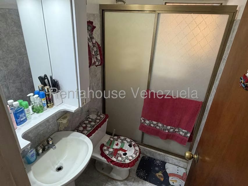 Casa (Duplex) en Venta en Villa Heroica, Miranda - 11