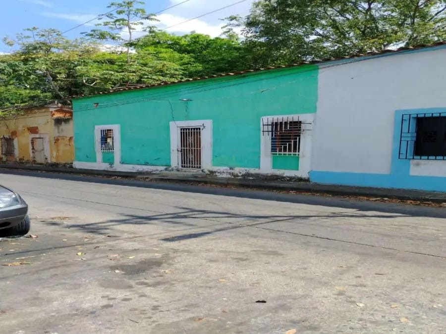 Terreno en Venta en Avenida Bolivar Valencia - 2