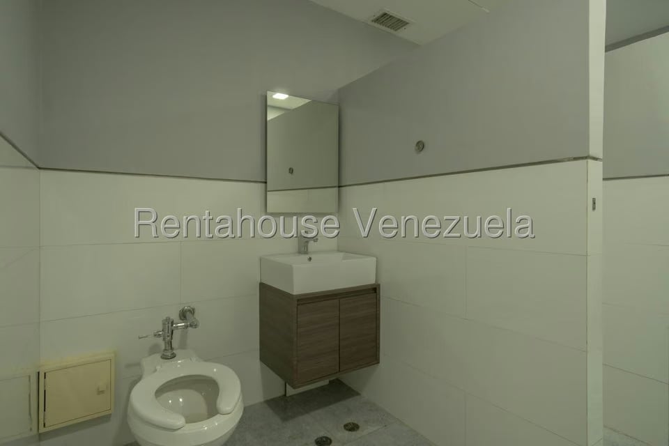 Comercial (Oficina) en Alquiler en Los Naranjos del Cafetal, Distrito Metropolitano - 14