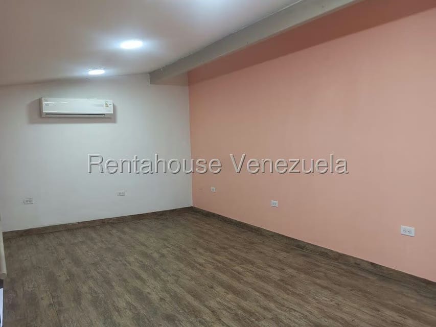Comercial (Local Comercial) en Venta en El Ingenio, Miranda - 17