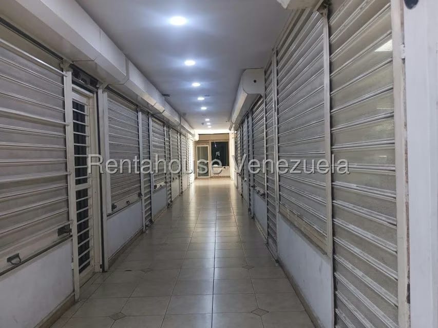 Comercial (Local Comercial) en Venta en El Ingenio, Miranda - 4