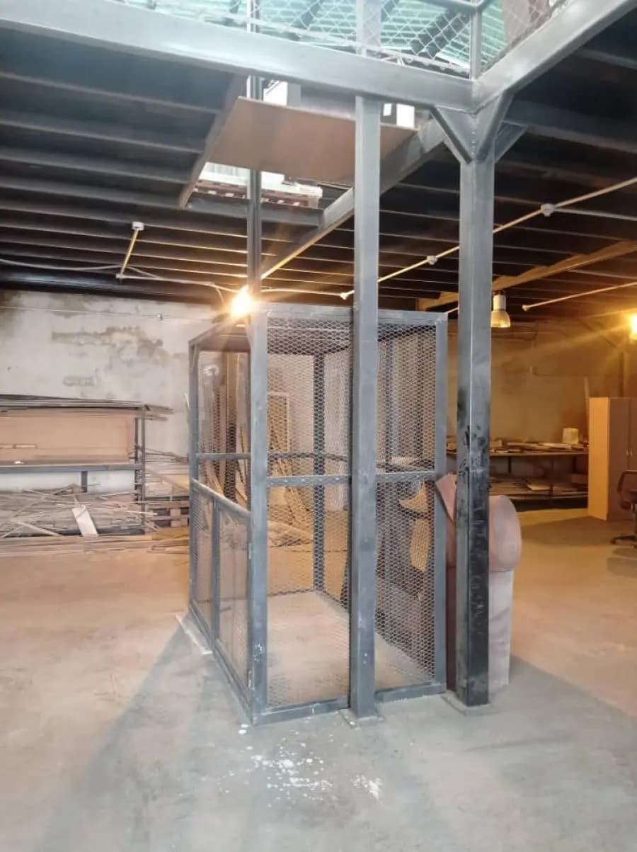 Galpon en Venta en Lechería - 2