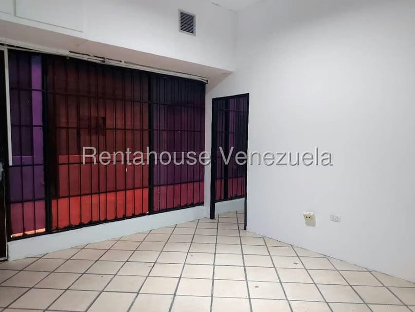 Comercial (Local Comercial) en Alquiler en Zona Industrial, Carabobo - 3