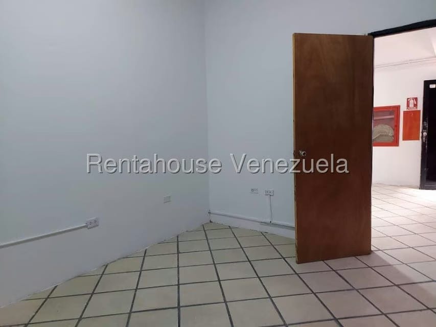 Comercial (Local Comercial) en Alquiler en Zona Industrial, Carabobo - 6