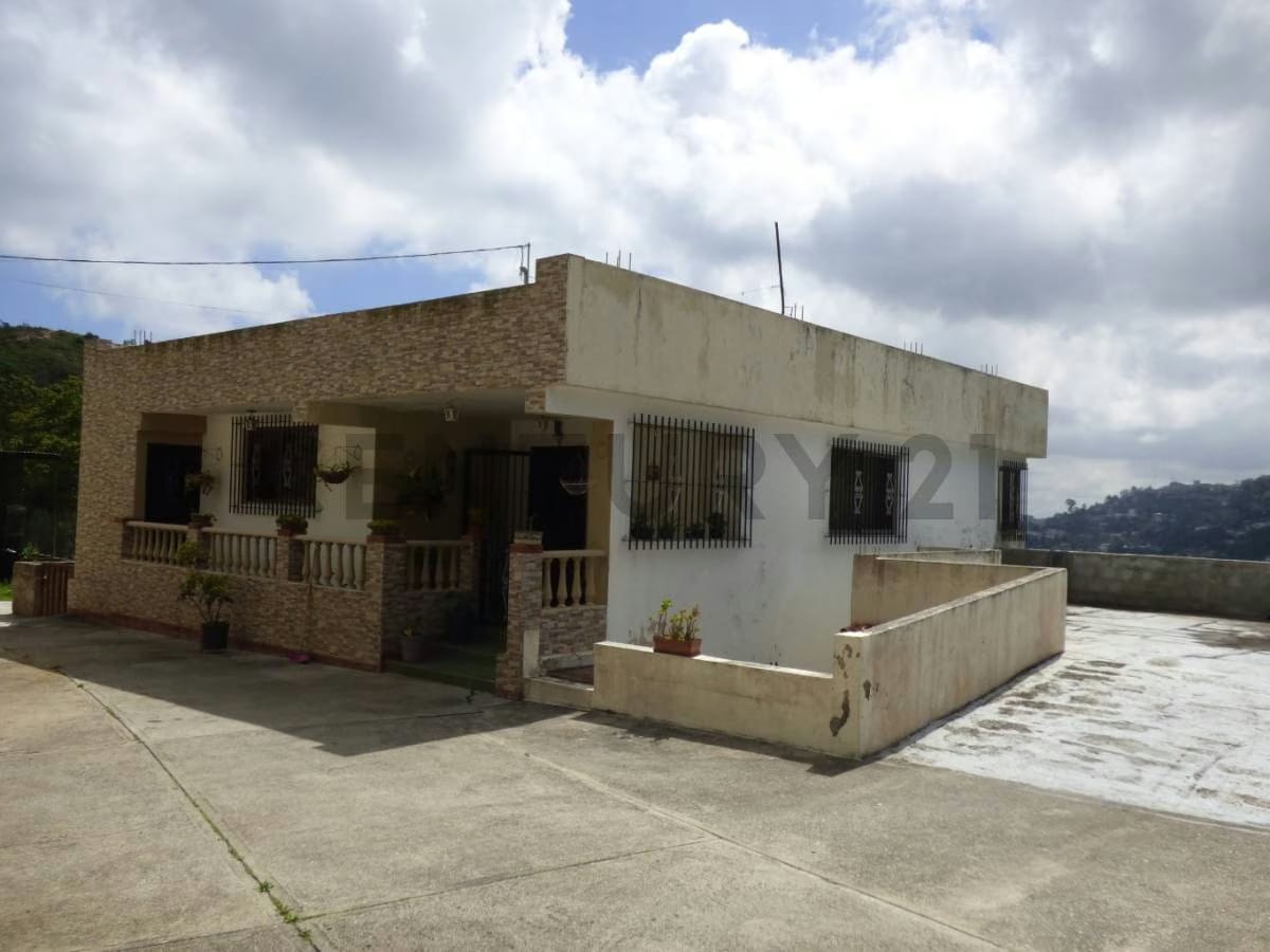 Venta De Casa con Anexo En El Km 14 Del Junquito Libertador Lfm