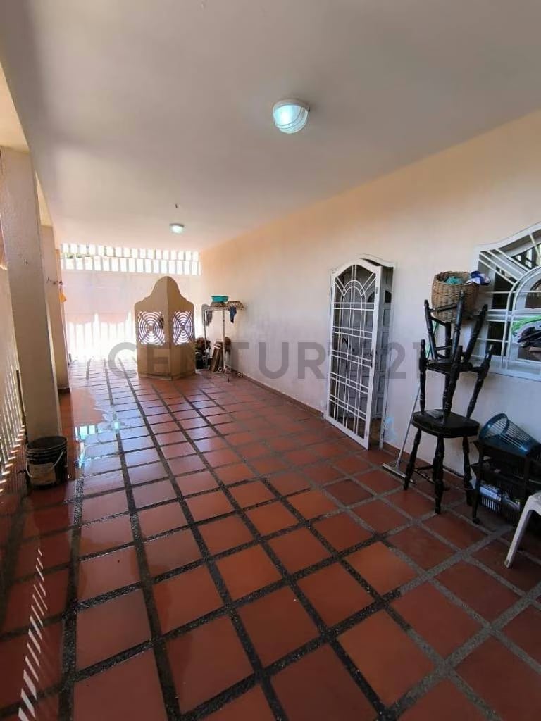 En venta Casa de dos plantas de 338 m2 de comstruccion en Cuidad Ojeda - 13