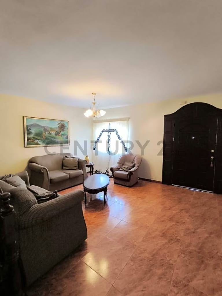 En venta Casa de dos plantas de 338 m2 de comstruccion en Cuidad Ojeda - 4