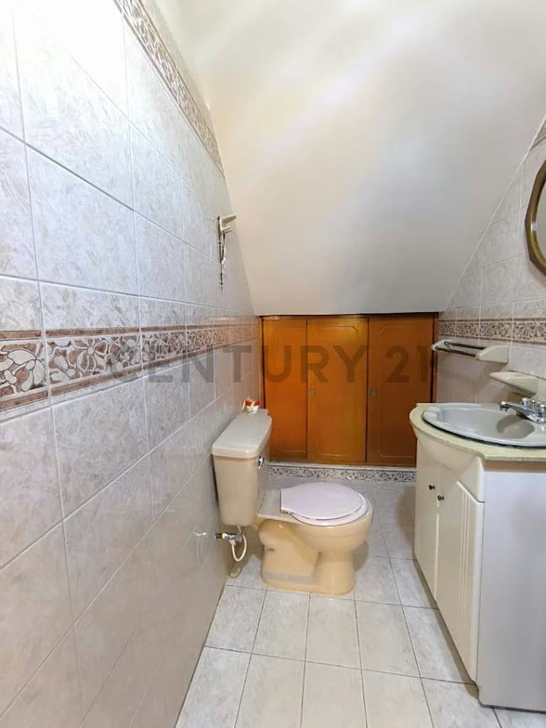 En venta Casa de dos plantas de 338 m2 de comstruccion en Cuidad Ojeda - 8