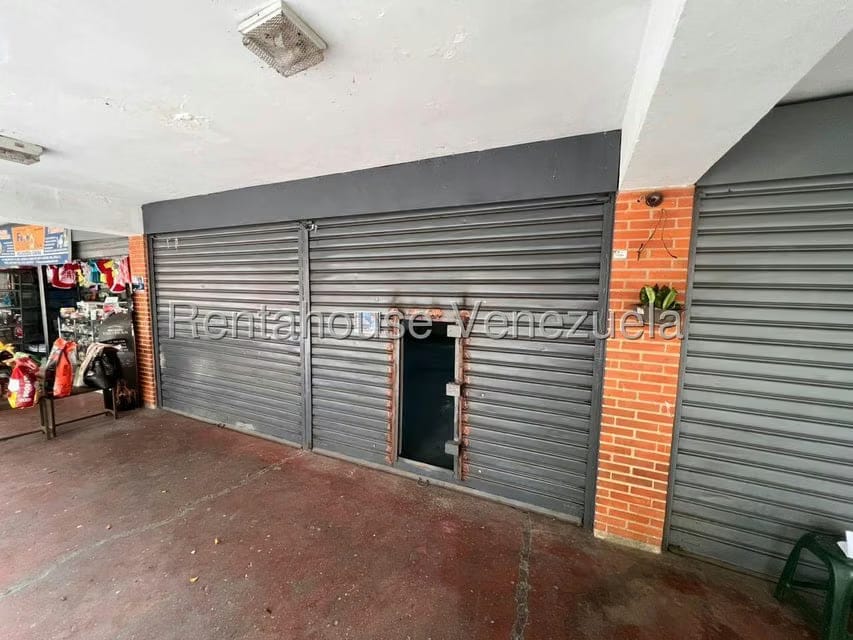 Comercial (Local Comercial) en Alquiler en Parroquia Santa Teresa, Distrito Metropolitano - 4