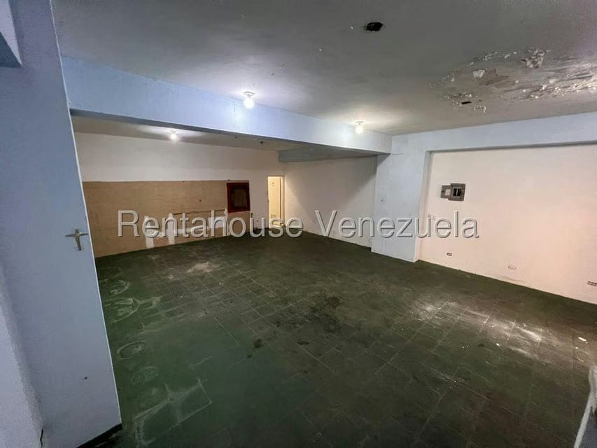 Comercial (Local Comercial) en Alquiler en Parroquia Santa Teresa, Distrito Metropolitano - 8