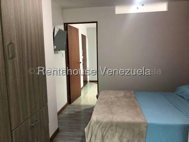 Apartamento (1 Nivel) en Alquiler en Los Palos Grandes, Distrito Metropolitano - 12