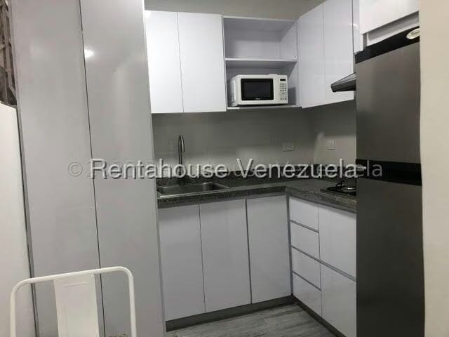 Apartamento (1 Nivel) en Alquiler en Los Palos Grandes, Distrito Metropolitano - 7
