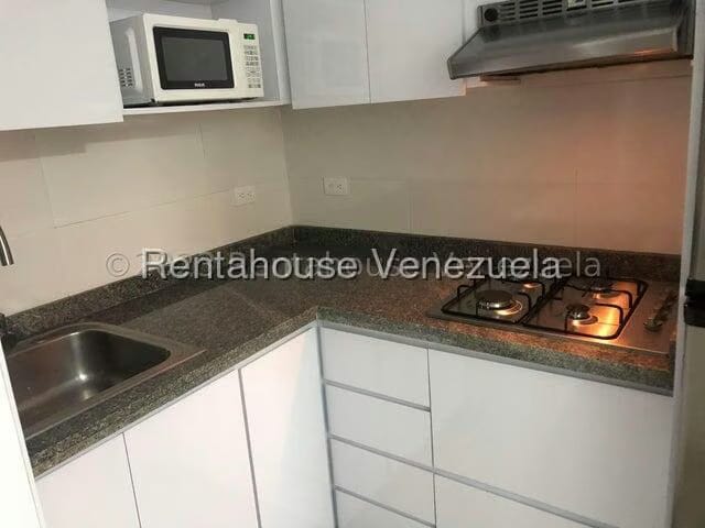 Apartamento (1 Nivel) en Alquiler en Los Palos Grandes, Distrito Metropolitano - 8