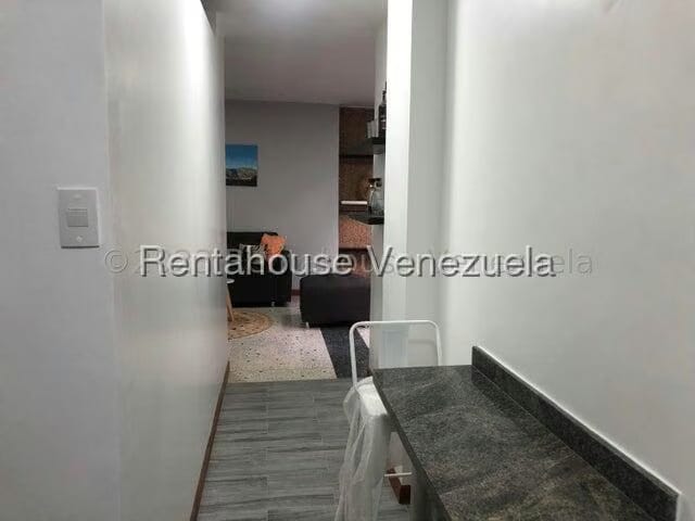 Apartamento (1 Nivel) en Alquiler en Los Palos Grandes, Distrito Metropolitano - 9