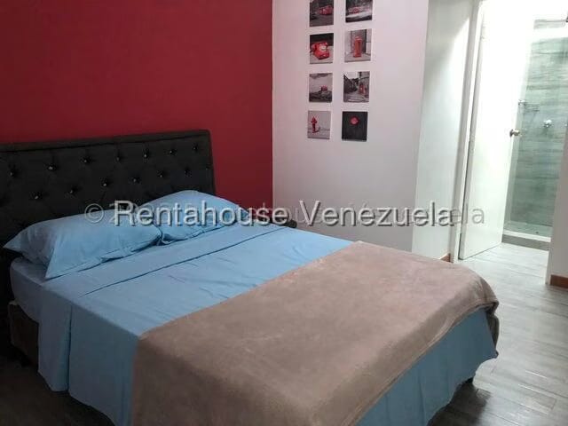 Apartamento (1 Nivel) en Alquiler en Los Palos Grandes, Distrito Metropolitano - 10
