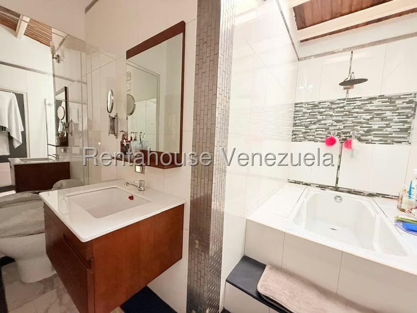 Casa (1 Nivel) en Venta en Villa Roca, Lara - 38